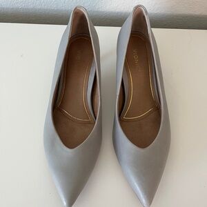 Vionic Women's Light Gray Pointed-Toe Kitten Heel